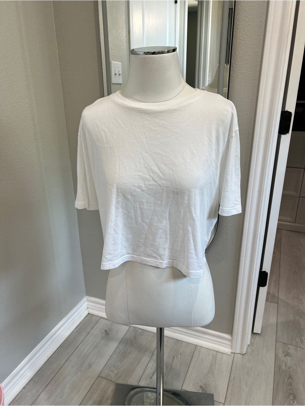 Abound White Cropped Crew Neck Tee
